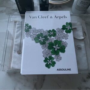 VAN CLEEF BOOK